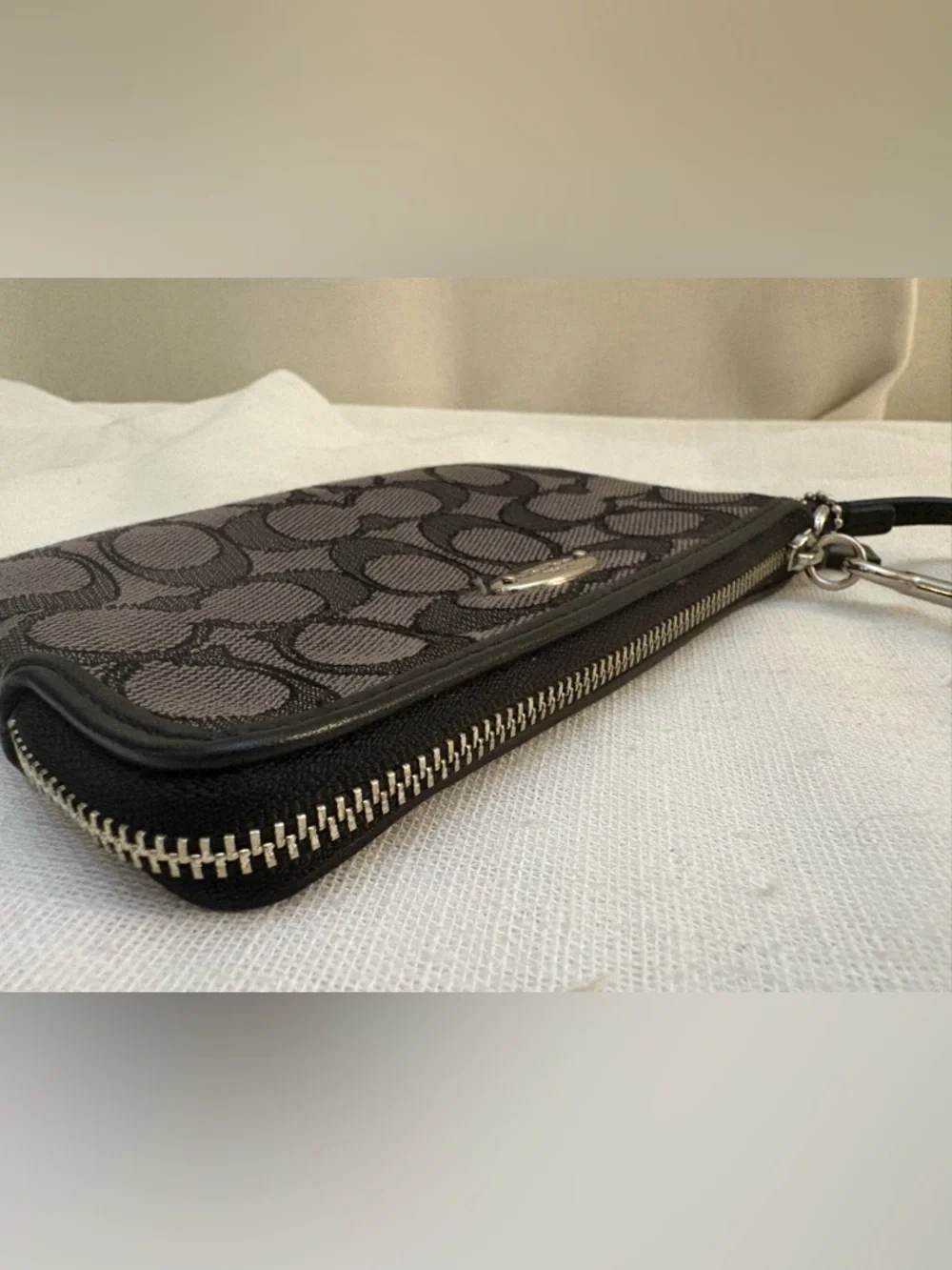Coach Corner Zip Wristlet Black Smoke Signature Jacquard Leather Gift idea NWOT
